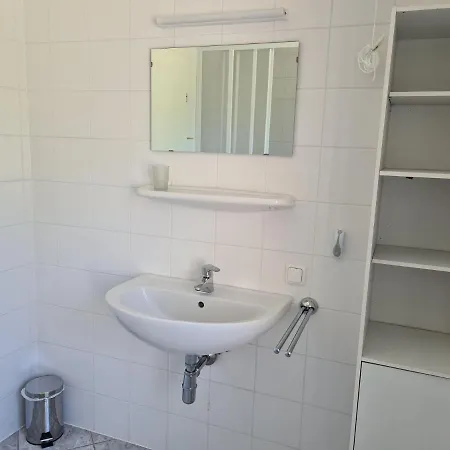 Flat Alpenroos In With Sunny Balcony Apartamento