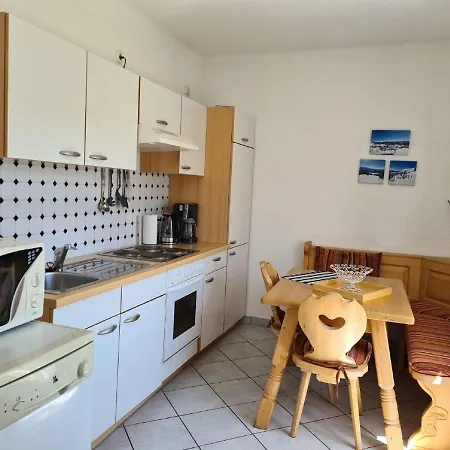 Flat Alpenroos In With Sunny Balcony Apartamento